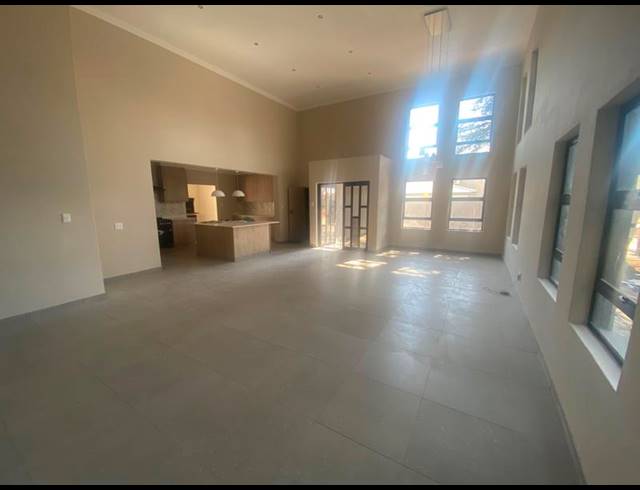 3 BEDROOM HOUSE FOR SALE IN CLUBVILLE